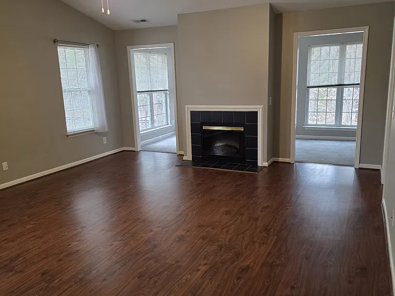 2235 Locksley Woods Dr #E — Photo 2