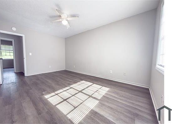 1st image of 121 Langley Dr #A