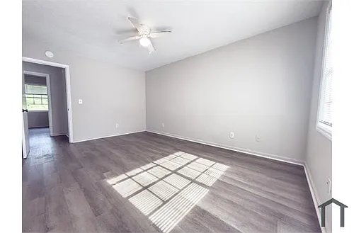 121 Langley Dr Photo 1