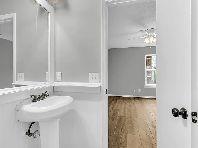 123 Peachtree Dr — Photo 35