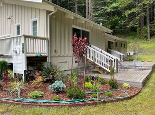 2414 Plunkett Rd, Bayside, CA 95524