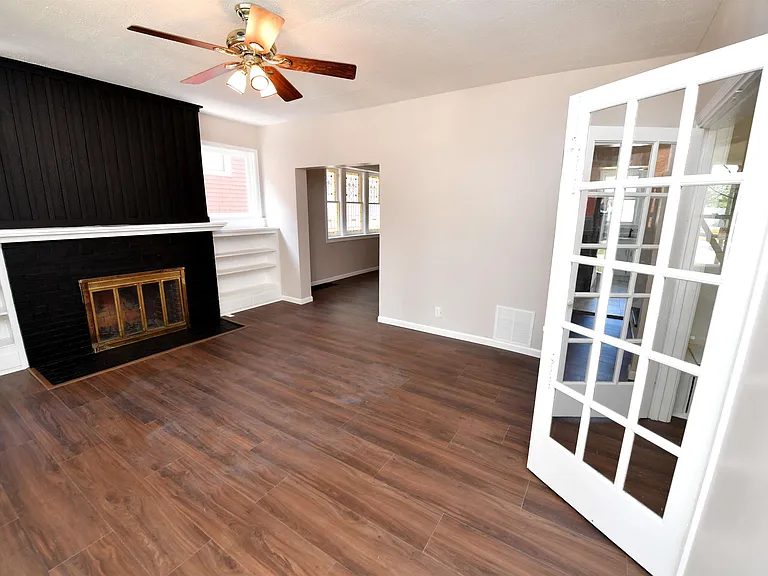 1027 N University St — Photo 6