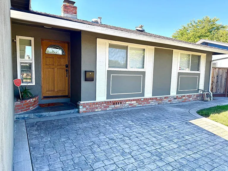 785 Duke Cir — Photo 2