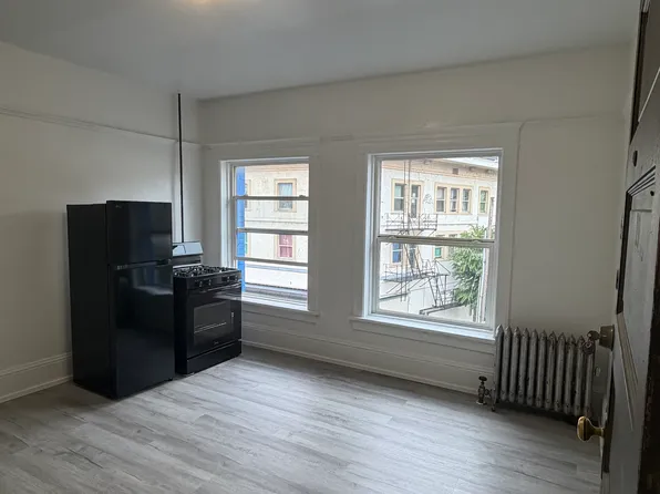 33-1717 W Burnside St #26, Portland, OR 97233