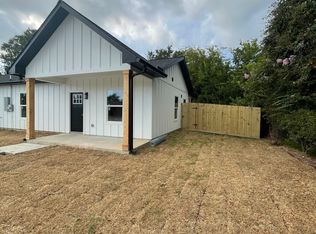 1217 Main St, Anahuac, TX 77514