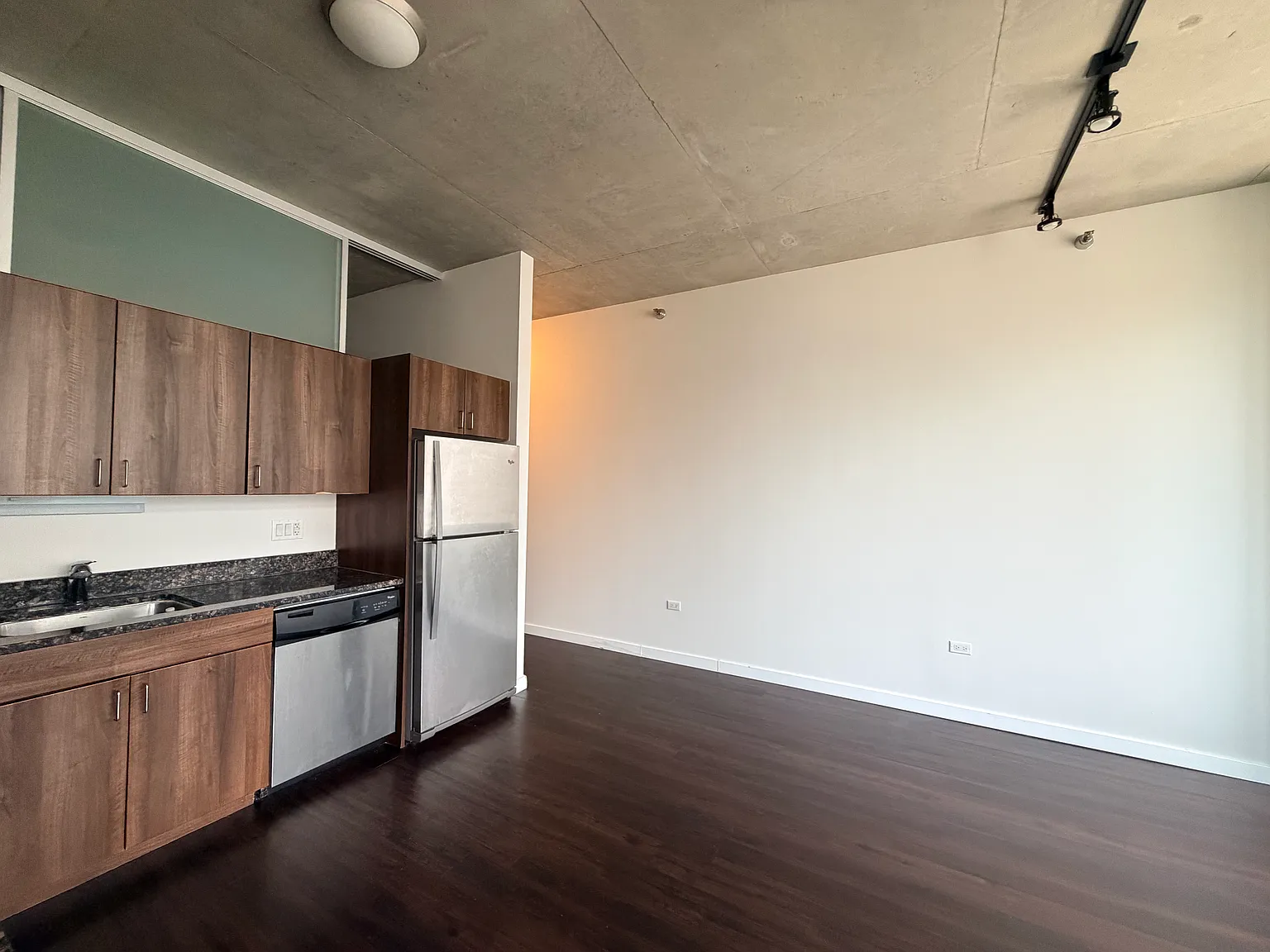 2 bed, 1083 sqft, $2,750 — Photo 4