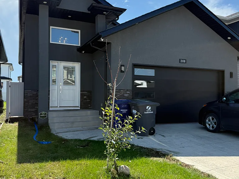 208 Barrett St — Photo 17
