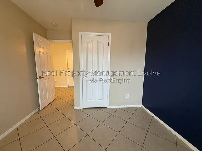 25824 W Burgess Ln — Photo 14