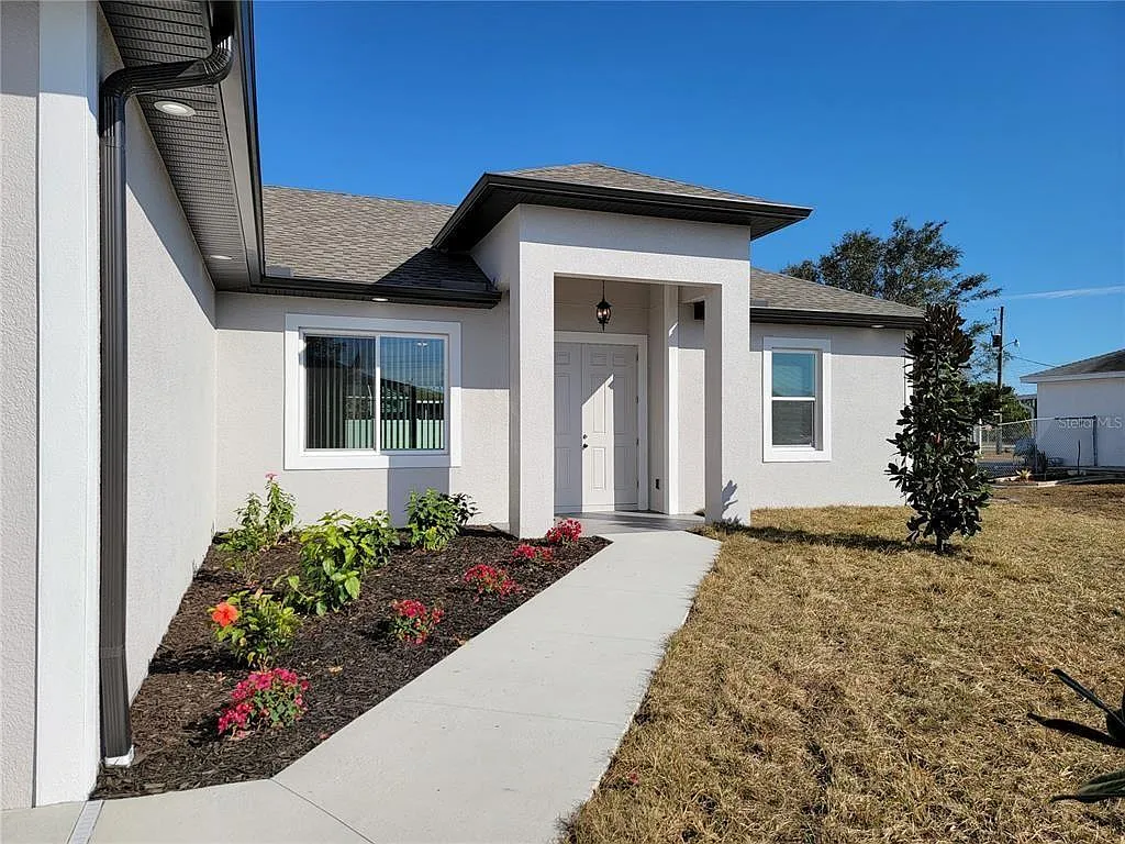 3 bed, 1634 sqft, $2,190 — Photo 2