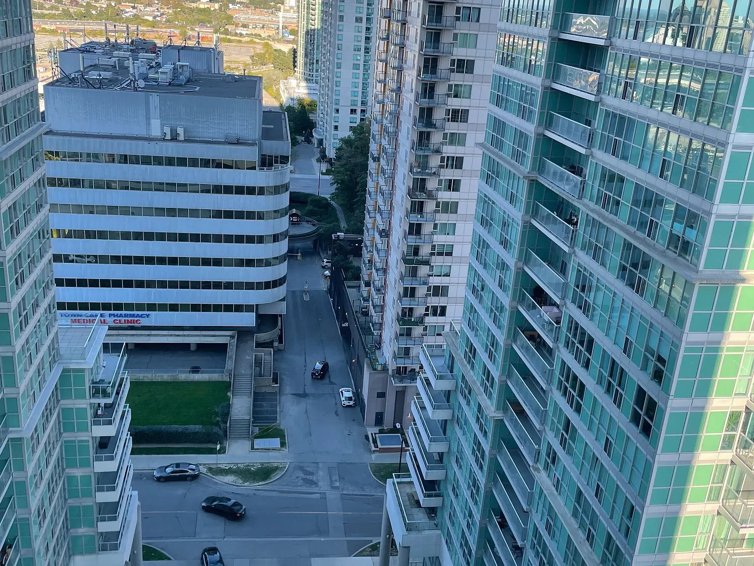 60 Town Centre Ct — Photo 2