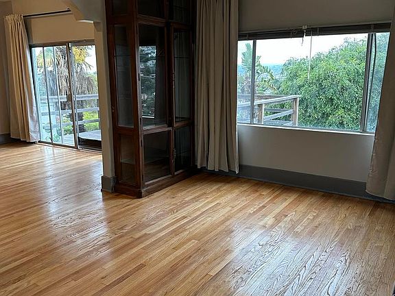 4th image of 1649 Angelus Ave