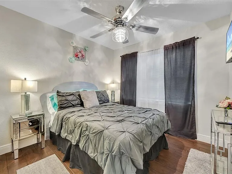1221 Elinore Dr — Photo 17