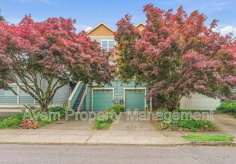 4527 SE 40th Ave — Photo 1