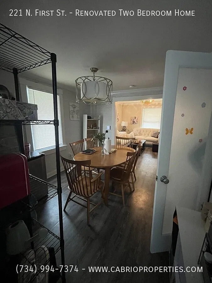 221 N. First Renovated Two Bedroom Home — Photo 3