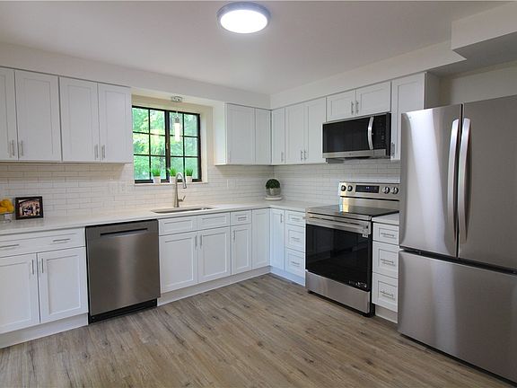 4th image of 102 Trailside Dr