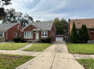 19289 Rolandale St, Harper Woods, MI 48225