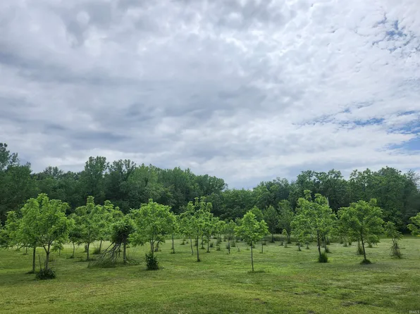 Perkins Dr, Boonville, IN 47601