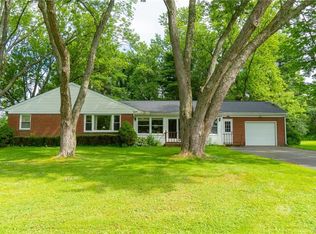 7261 Woodland Dr, Hamburg, NY 14075