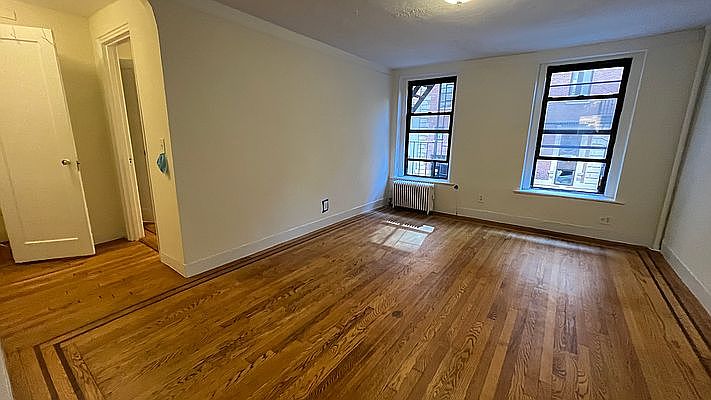 1st image of 211 W 16th St #1A
