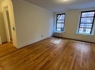 211 W 16th St #1A, New York, NY 10011