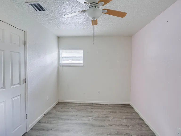 1316 S Bumby Ave — Photo 8