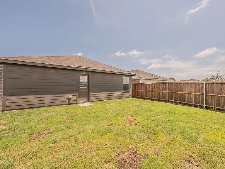 2105 Jesse James Ln — Photo 28