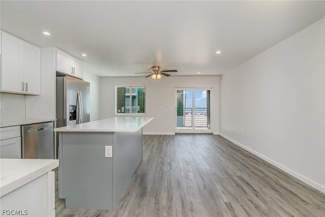 1 bed, 1.5 bath, 634 sqft, $2,750 — Photo 2