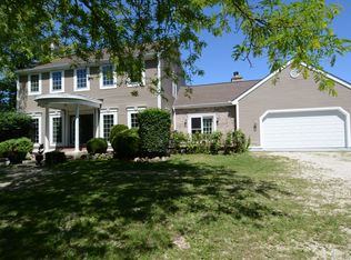 1917 Island Rd, Harvard, IL 60033