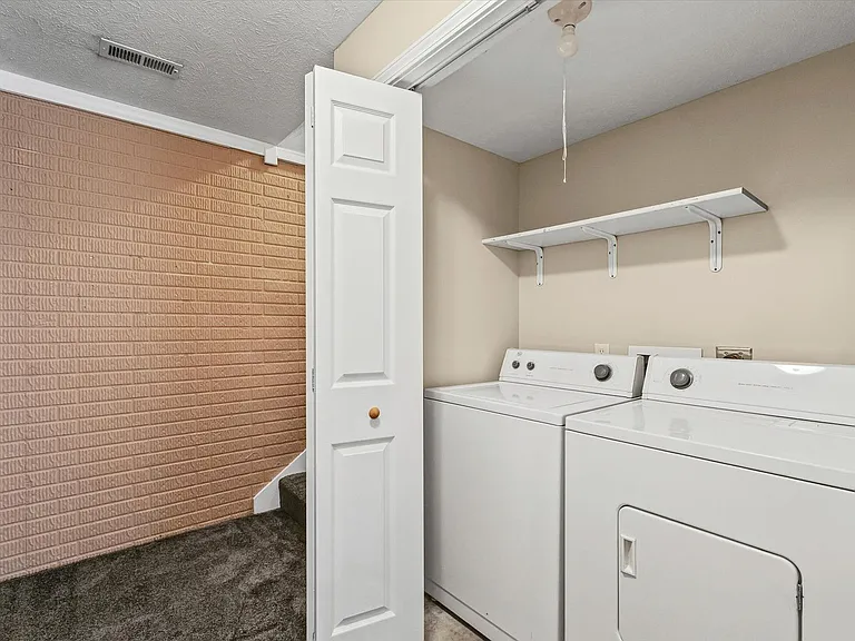 916 E Baker St — Photo 19