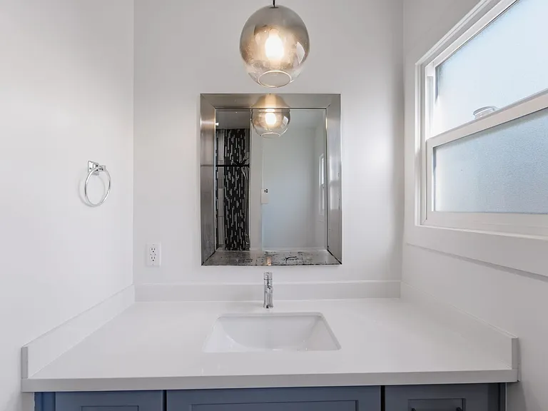 2122 S Highland Ave — Photo 18