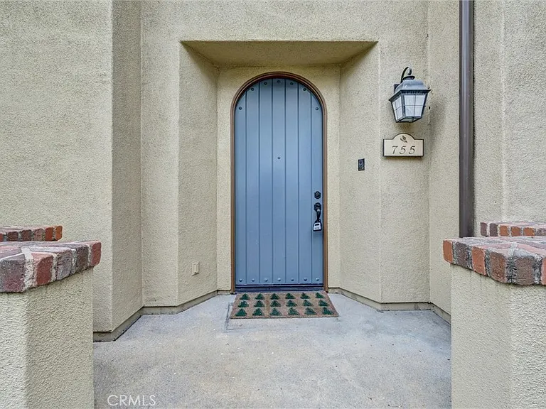 755 S Melrose St — Photo 2