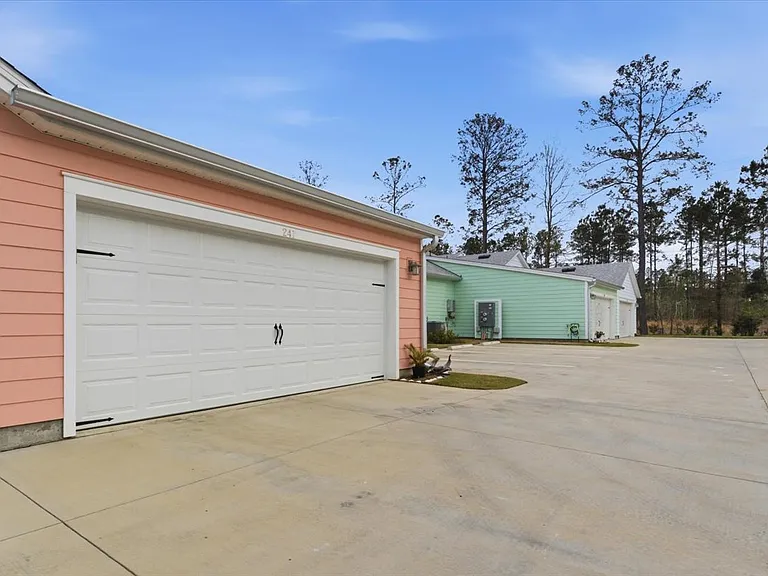 247 Tropics Ave — Photo 14