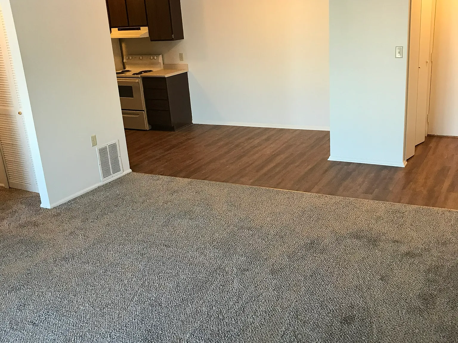 1 bed, 696 sqft, $850 — Photo 2