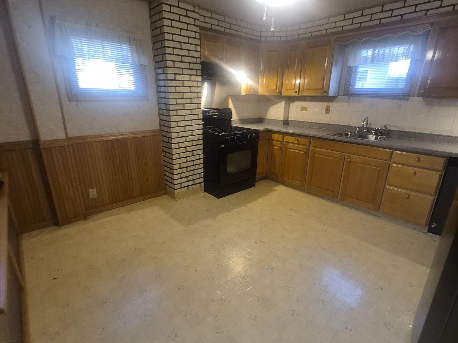 3 bed, $900 — Photo 3
