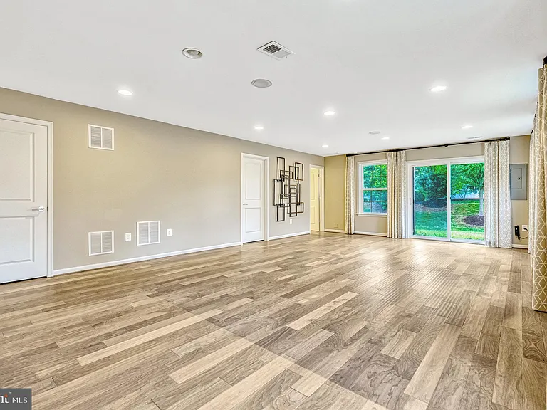 21491 Willow Breeze Sq — Photo 17