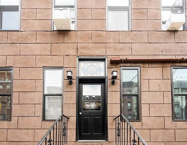 131 Madison St #4L — Photo 2