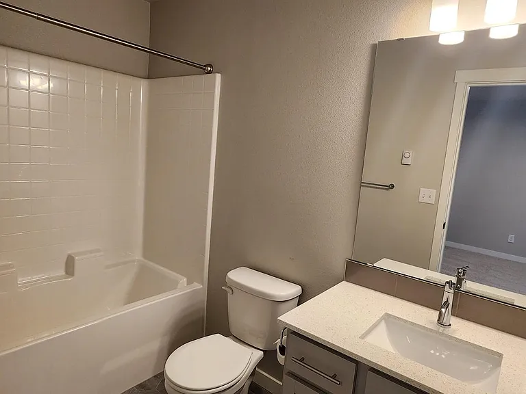 13717 Admiralty Way #K2 — Photo 15