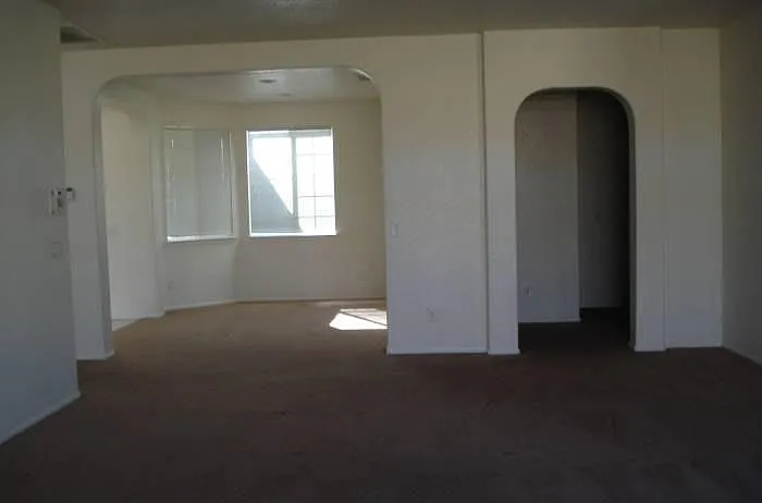 4 bed, 2174 sqft, $1,500 — Photo 4