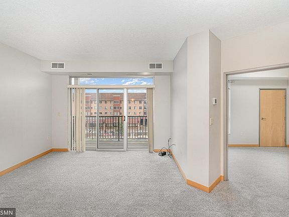3rd image of 2600 University Ave SE APT 318