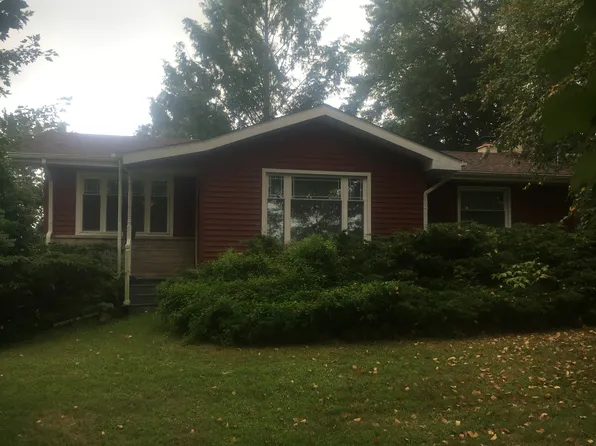 931 Jonesville Rd, Quincy, MI 49082