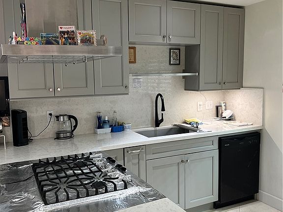 5th image of 9575 Broadway APT 7