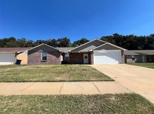 210 Bobbie Ann Ct, Granbury, TX 76049