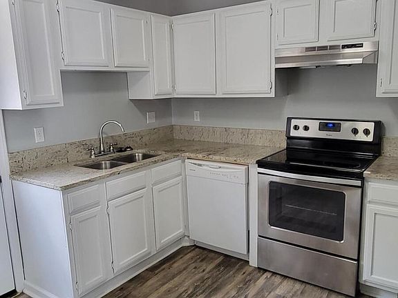3rd image of 300 E Madison St APT A