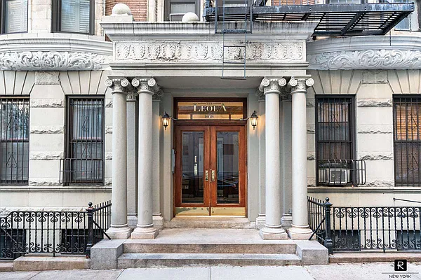 Sold by R New York | media 12