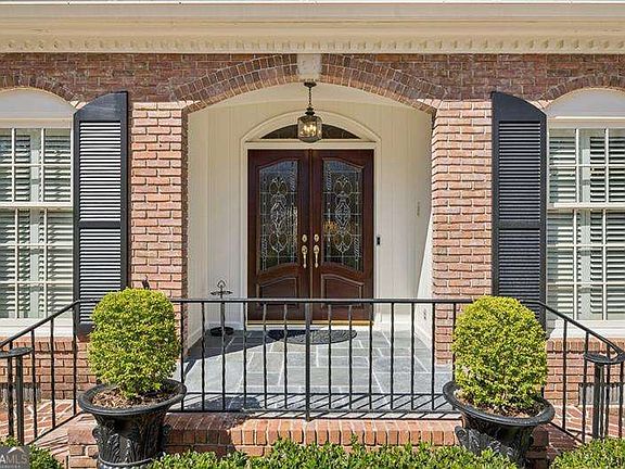 2nd image of 2025 Breckenridge Dr