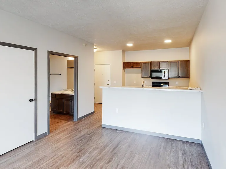 5800 Sunnybrook Plz — Photo 73