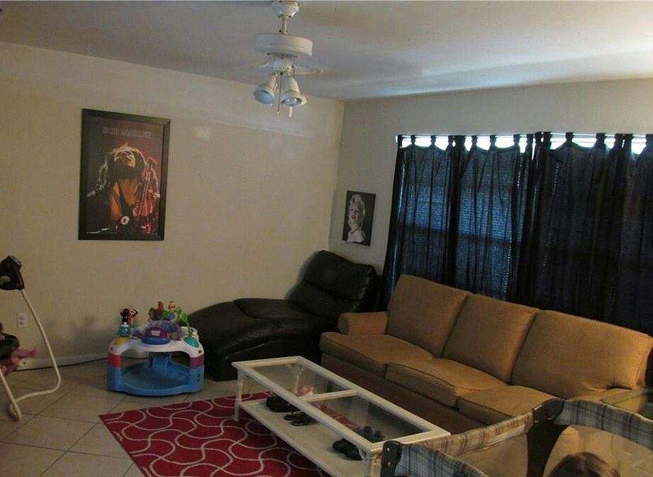 1st image of 328 Cape Coral Pkwy W #1-4