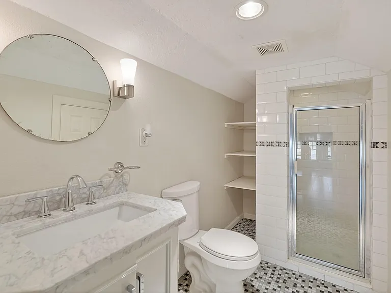 5401 N Capitol St — Photo 33