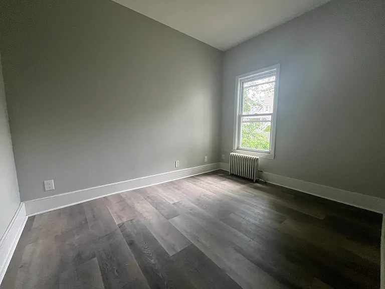 3 Warren St #3 — Photo 4