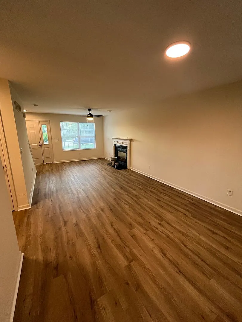 Live the Lake St. Louis Lifestyle! Welcome to 55 Monterey Cypress! — Photo 3